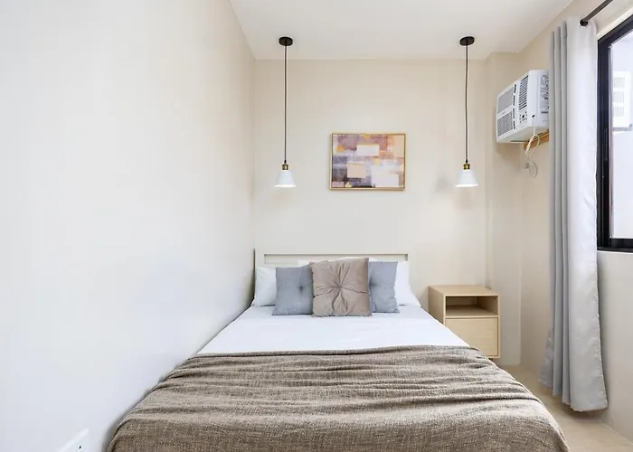Fully Furnished 3br House In With Parking And Washer